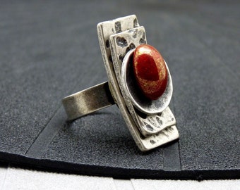 Long rectangular hammered silver ring with red glass KARLA RED adjustable