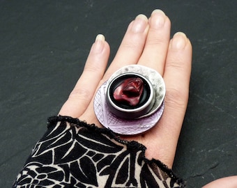 Large mauve purple offset wooden ring, aged silver metal, black resin, adjustable VOLCANA burgundy mother-of-pearl / Last piece!