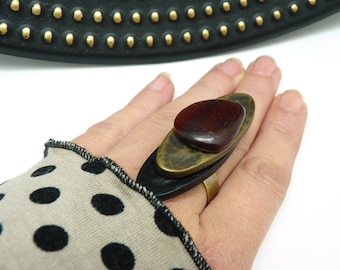Long Ethnic Ring with Red Horn | LUCI | Adjustable - KUMKA