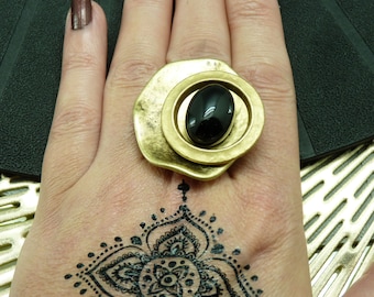 Large black onyx stone ring in matte aged gold metal - GRECCOR - adjustable