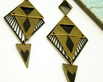 Graphic diamond and triangle earrings in black and bronze metal, AYANATI clip-on option - KUMKA