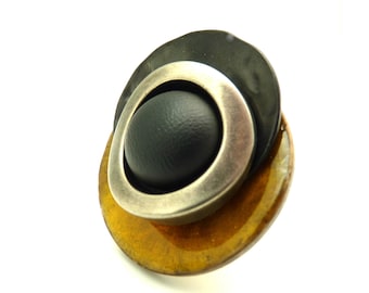 Grosse Bague bois jaune, résine noire | NEW RETRO | réglable - KUMKA