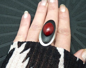 Long ring with red stone, black wood, and silver | CHERIE BIBI | adjustable - KUMKA