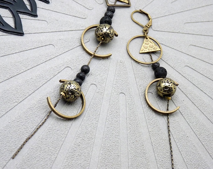 Image de l'article à la une: Boucles d'oreilles Asymétriques Bronze Pierres de Lave  | RÊVEUSES | Option Clips - KUMKA