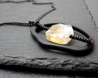 Collier Pendentif Pierre Citrine Jaune en Orbite | ORBITE NOIR | Graphique - KUMKA