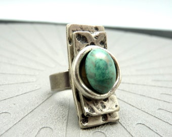 Long hammered silver ring with water green glass KARLA, adjustable