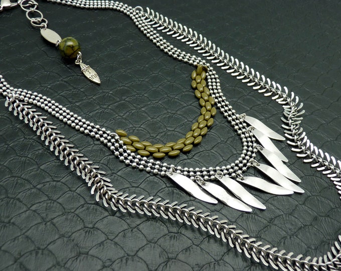 3-row ethnic bib necklace in silver and khaki metal and back jewel in dragon vein agate stone ASHBAL
