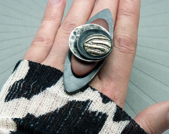 Large long ethnic ring, black horn, silver metal / ZEMALDA / adjustable
