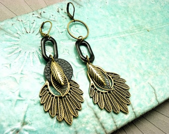 GERONIMA asymmetrical feather earrings in bronze metal and black enamel, Clip-on option