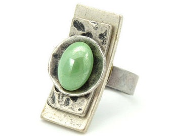 Small silver long ring, rectangular and soft green glass KARLA adjustable and adjustable