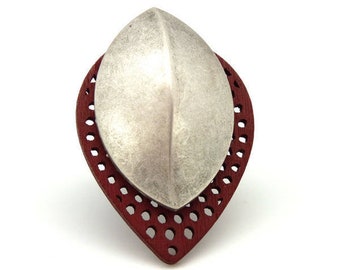 Large long burgundy red silver ring in metallic resin and extra-light wood SCARABEE adjustable adjustable