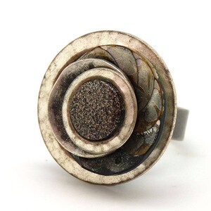 Small pearly white and brown metal and resin adjustable ring ANDREA - last piece!
