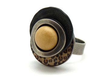 Bague bois léopard, résine écru, ethnique | LEOPARD | réglable