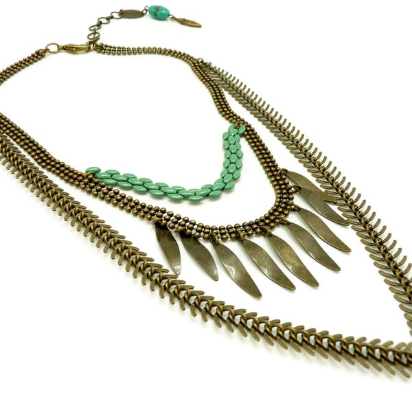 Collier plastron en métal bronze et turquoise et bijou de dos en pierre 3 rangs ethnique ASHBAL