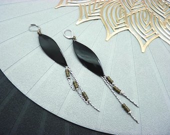 Boucles d'oreilles Feuilles corne noire, chaînes argent, ethniques | SIOUX | option clips - KUMKA