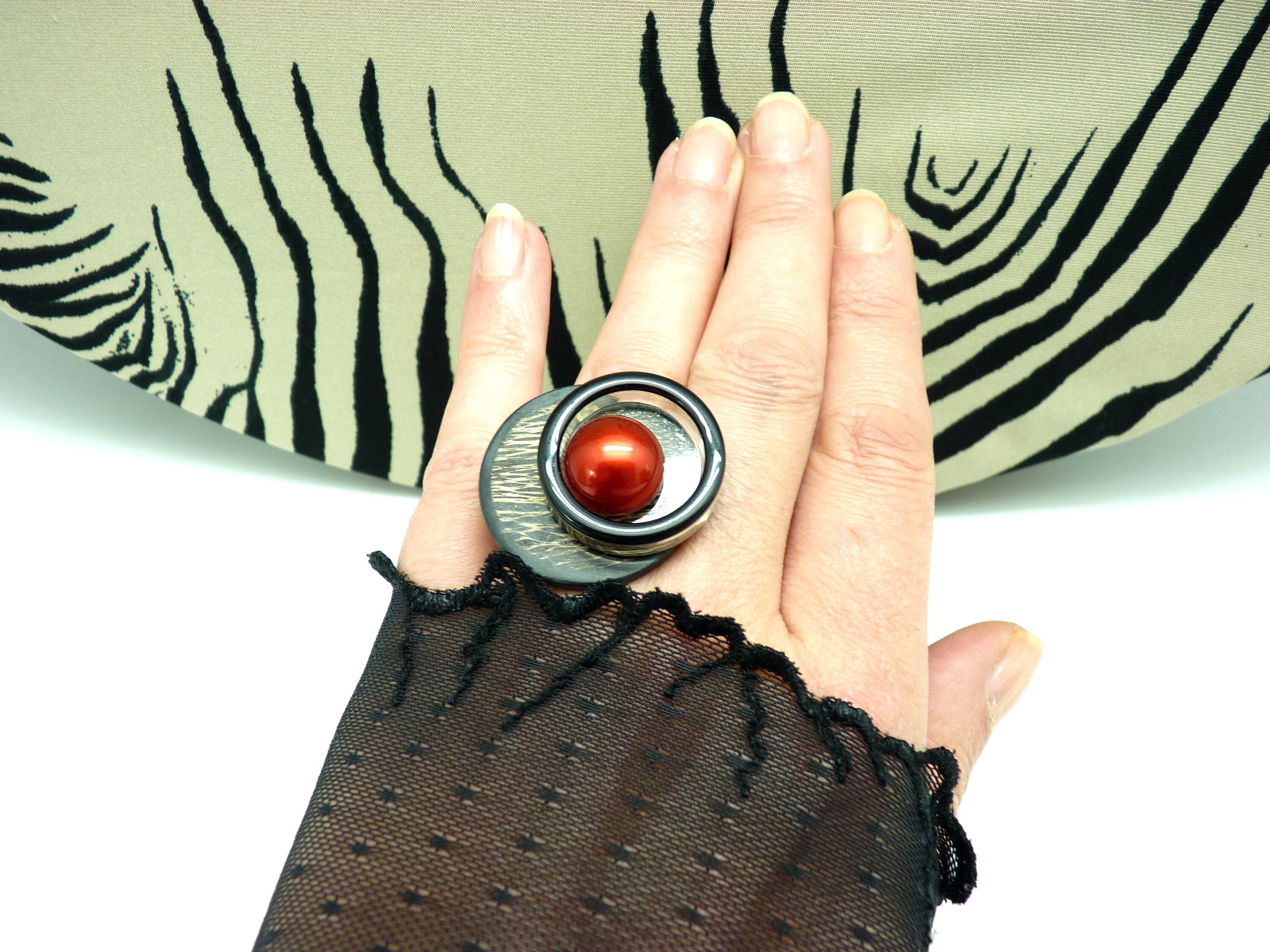 Bague Fantaisie Style Ethnique Résine Noire - Motifs Spirales - Taille 54 - Occasion
