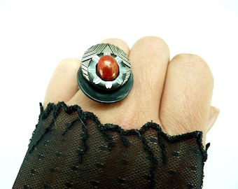 Small graphic red ring in black metal and adjustable DARLING glass gun barrel