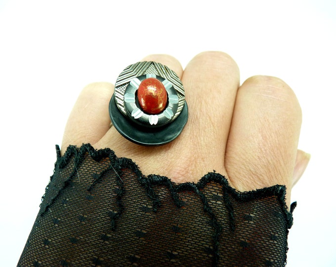 Small graphic red ring black metal and gunmetal glass DARLING adjustable adjustable