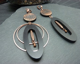 Large asymmetrical copper earrings, large oval black wood and metallic resin COPPER COWBOY clip option