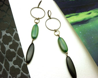 Long chic ethnic earrings in green tinted horn wood and bronze metal DARLENE clip option