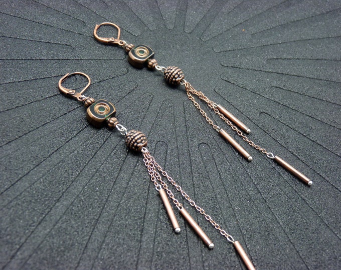 Long earrings, copper and green glass, copper metal, fine chains DELICATES clip option