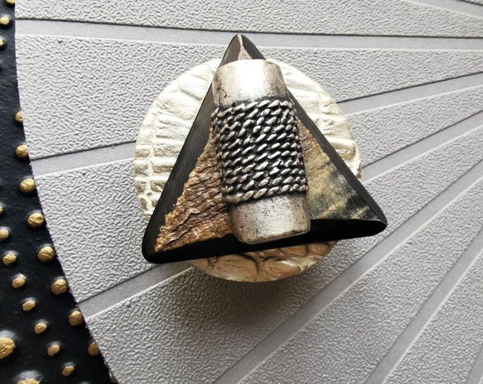 Very large magnetic brooch in ecru pearly leather, horn, silver metal, for scarf, thick stole, coat, bag decoration WAZ