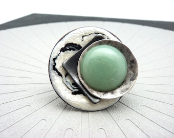 Large magnetic brooch for fastening scarves, stoles, coats, and chunky cardigans, made of wood, metal, and green aventurine stone. ADVENTURER - KUMKA