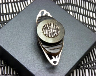 Almond green magnetic brooch, long silver wing, to close vest, scarf - ethnic - CIGALE -