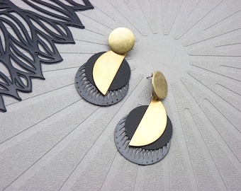 Graphic Earrings Black & Matte Gold Brass | SOHO | Clip-on option - KUMKA