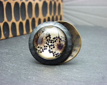 Bague fleur pissenlit métal bronze et noir martelé et verre, décalée ENVOL réglable ajustable