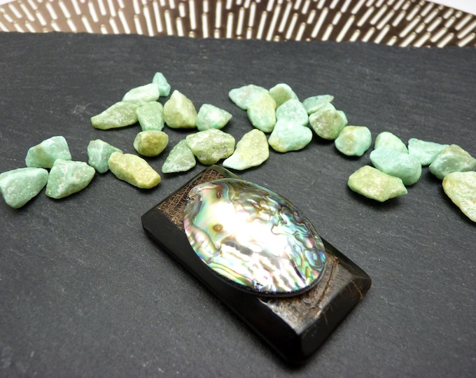 Magnetic mother-of-pearl brooch on a horn rectangle to close a vest or scarf ABALONE