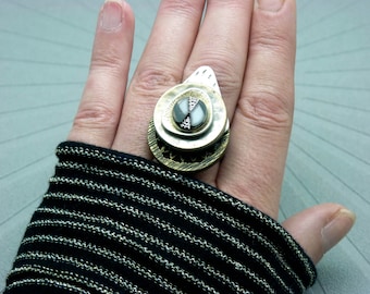 Long teardrop-shaped ring in pearly white, bronze, and purple | ONEWAY | adjustable - KUMKA