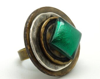 Large emerald green graphic ring in wood metal and glass HYPNOTIC adjustable adjustable