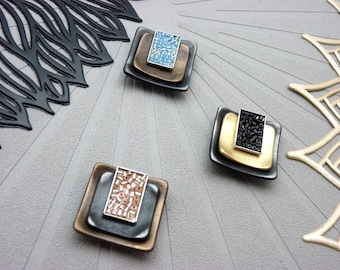 Chic contemporary square magnetic brooch | QUARTY | for fastening a vest or scarf