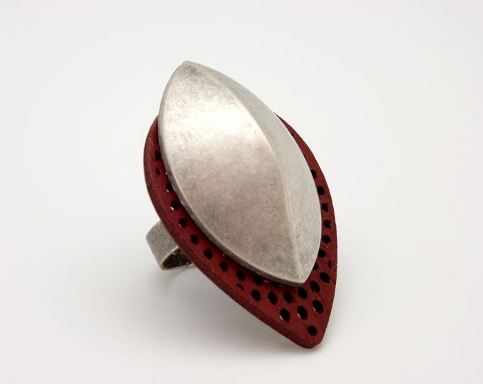 Large long burgundy red silver ring in metallic resin and extra-light wood SCARABEE adjustable adjustable