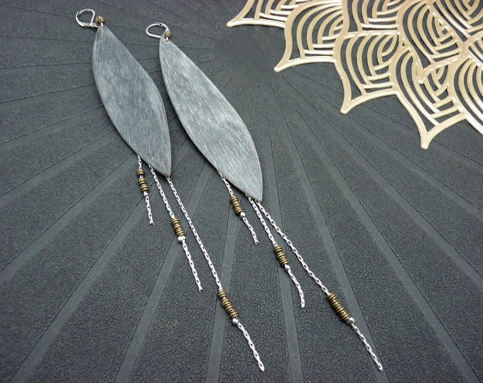 Very long ethnic earrings leaf in sanded gray horn silver chains SIOUX clips option