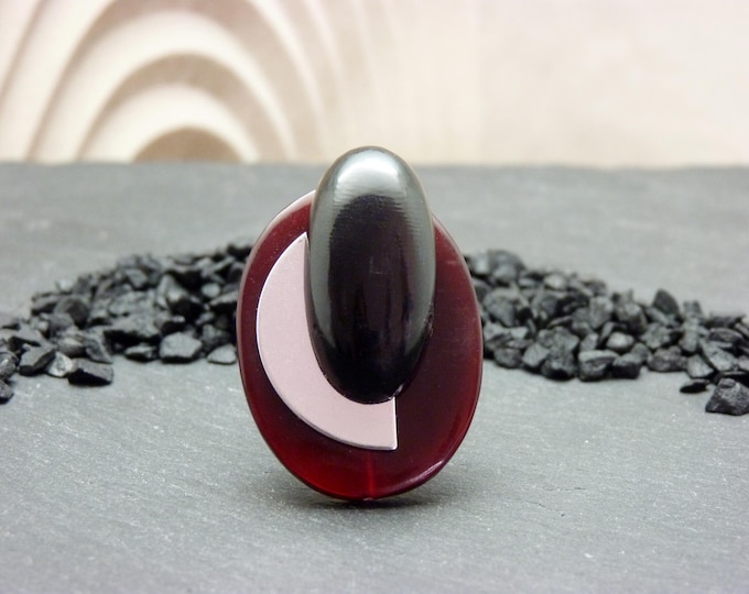 Burgundy red oval ring with silver horn - ethnic minimalist - adjustable ring - ZOULI