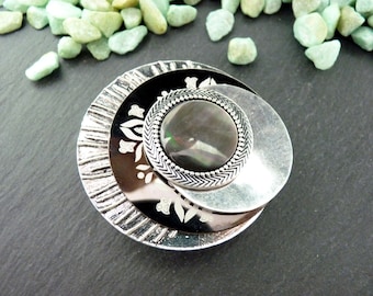 Very large silver and mother-of-pearl magnetic brooch for thick fabrics, to close scarves, stoles, coats, large vests STORIA