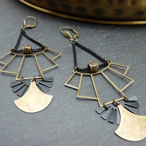 Pendientes Art Déco en negro y bronce | MUCHA | Opción de clip - KUMKA