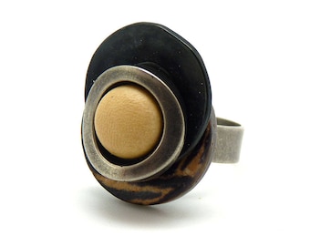 Small ZEBRE ethnic ring in resin metal and adjustable wood Best seller