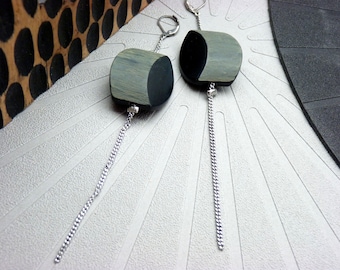Silver chain earrings pearl horn 3D green and black minimal GLORIAZ clip option
