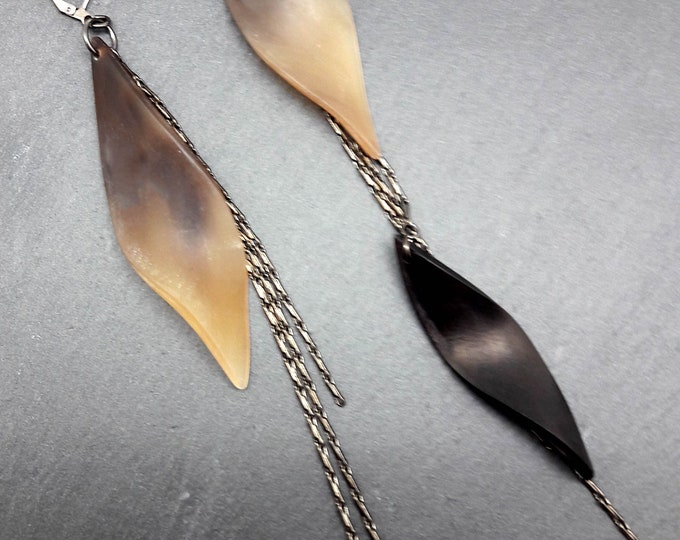 Very long asymmetrical ethnic earrings in black and beige horn and light metal CHEYENNE clip-on option Last piece!