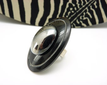 Large oval ethnic ring in black horn and minimalist hematite gray colored glass HEMATINE adjustable adjustable