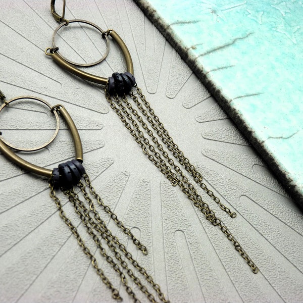 Boucles d'oreilles bronze et noir aubergine métal et perles de lave, aériennes ARYA option Clips