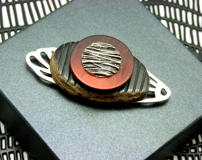 Red magnetic brooch and long silver wing, to close vest, scarf - ethnic - CIGALE -