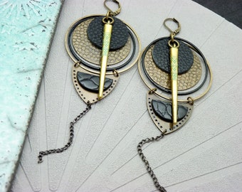 Long ethnic hoop earrings in black leather, bronze metal and oxidized vintage gold KONDORA, clip option