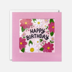 Verjaardagskaart met roze en witte bloemen en papieren confetti - Paper Shakies van James Ellis