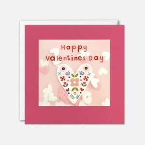 Gemusterte Herz Valentinstag Karte mit Papier Konfetti - Paper Shakies von James Ellis
