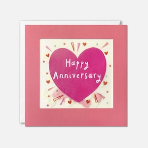 Tarjeta de aniversario de corazón rosa con confeti de papel - Paper Shakies de James Ellis