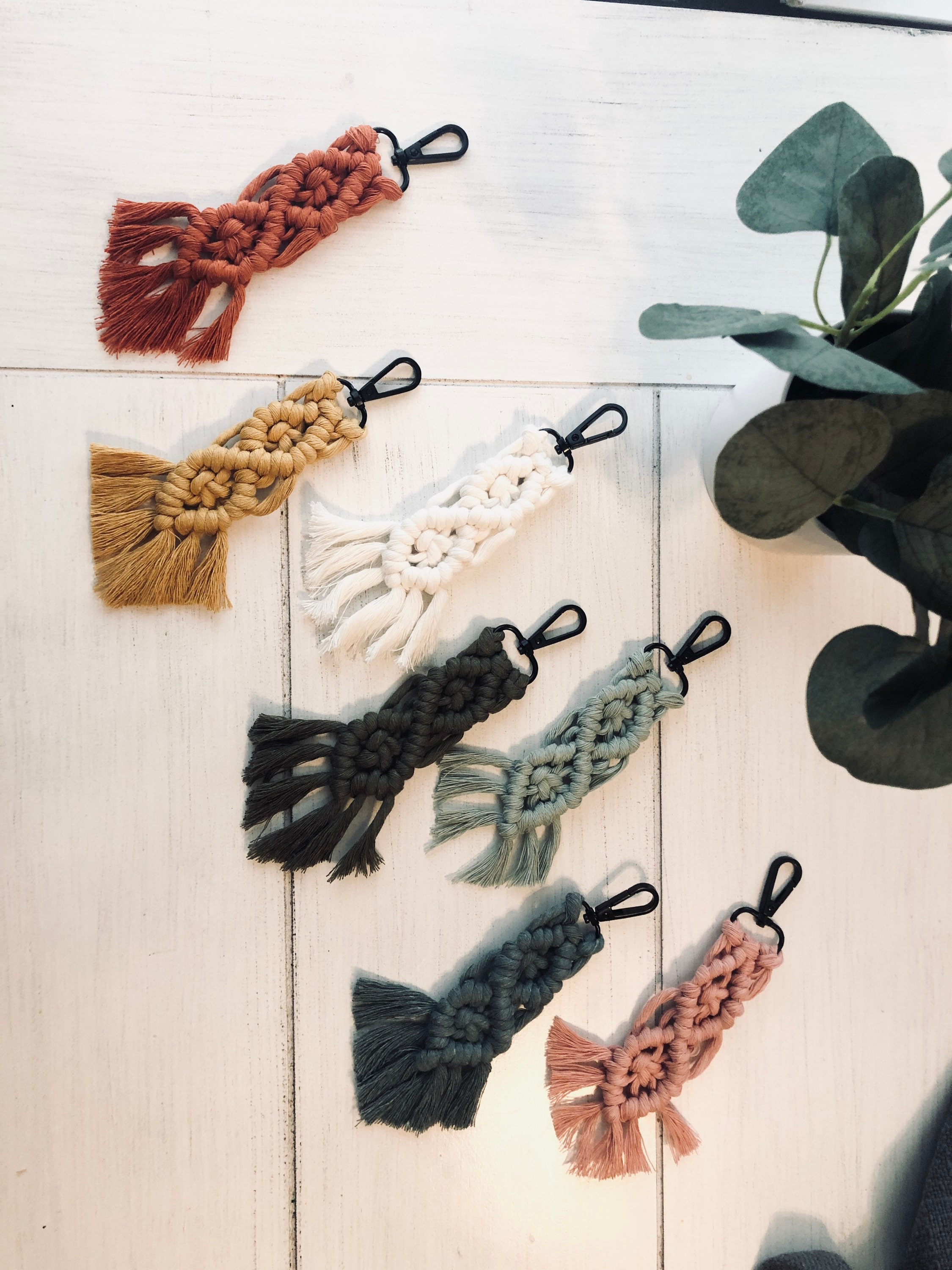 Macramé Key Chain - Etsy